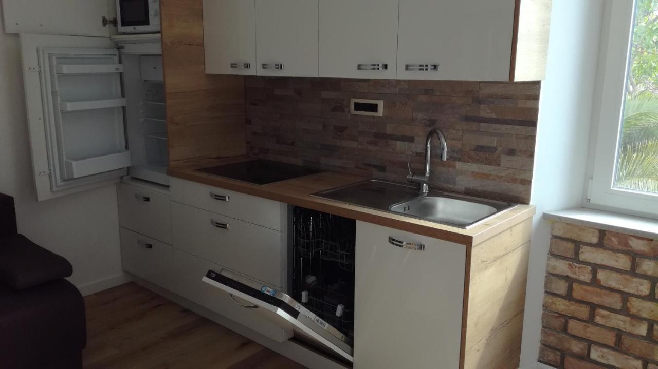 Apartmaji Apollonio อิซอลา ภายนอก รูปภาพ
