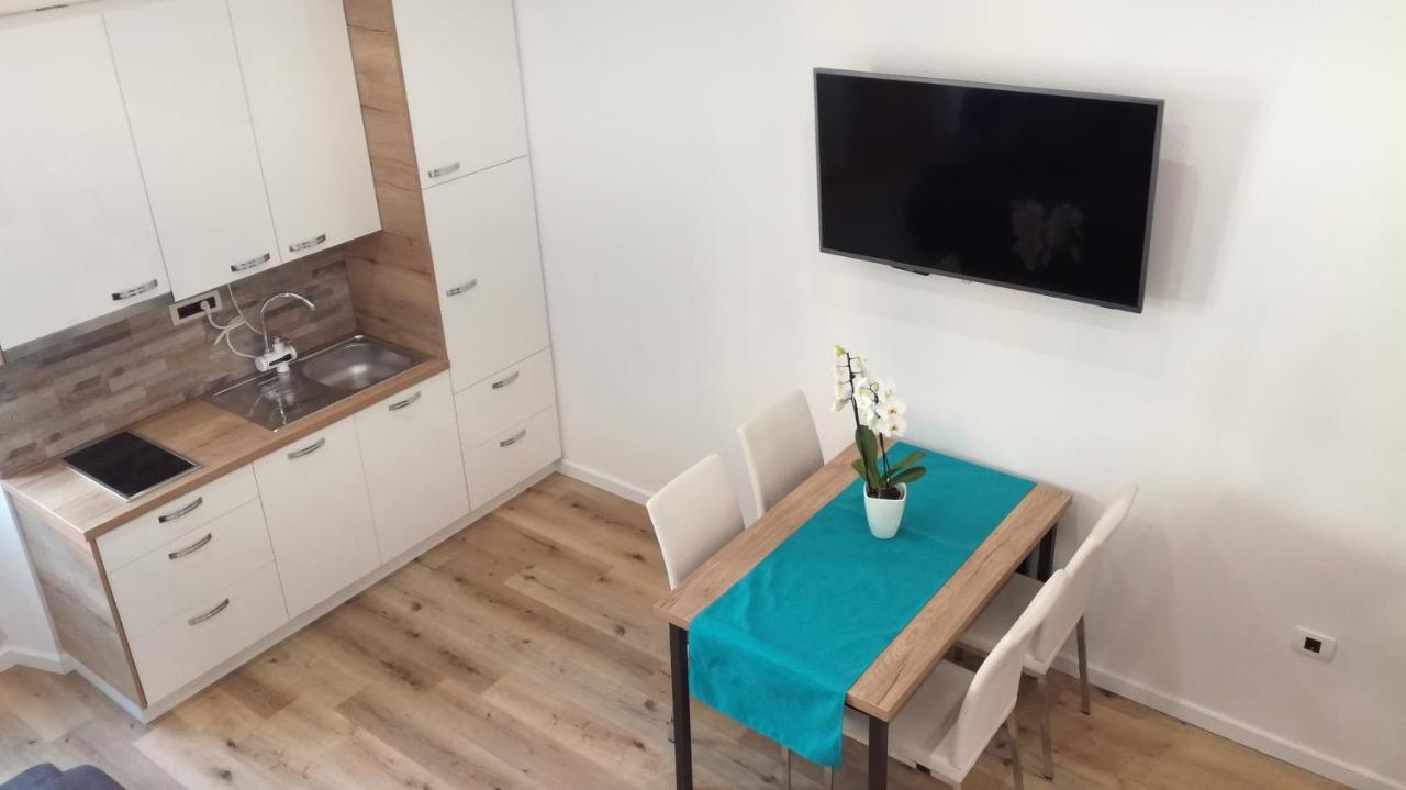 Apartmaji Apollonio อิซอลา ภายนอก รูปภาพ